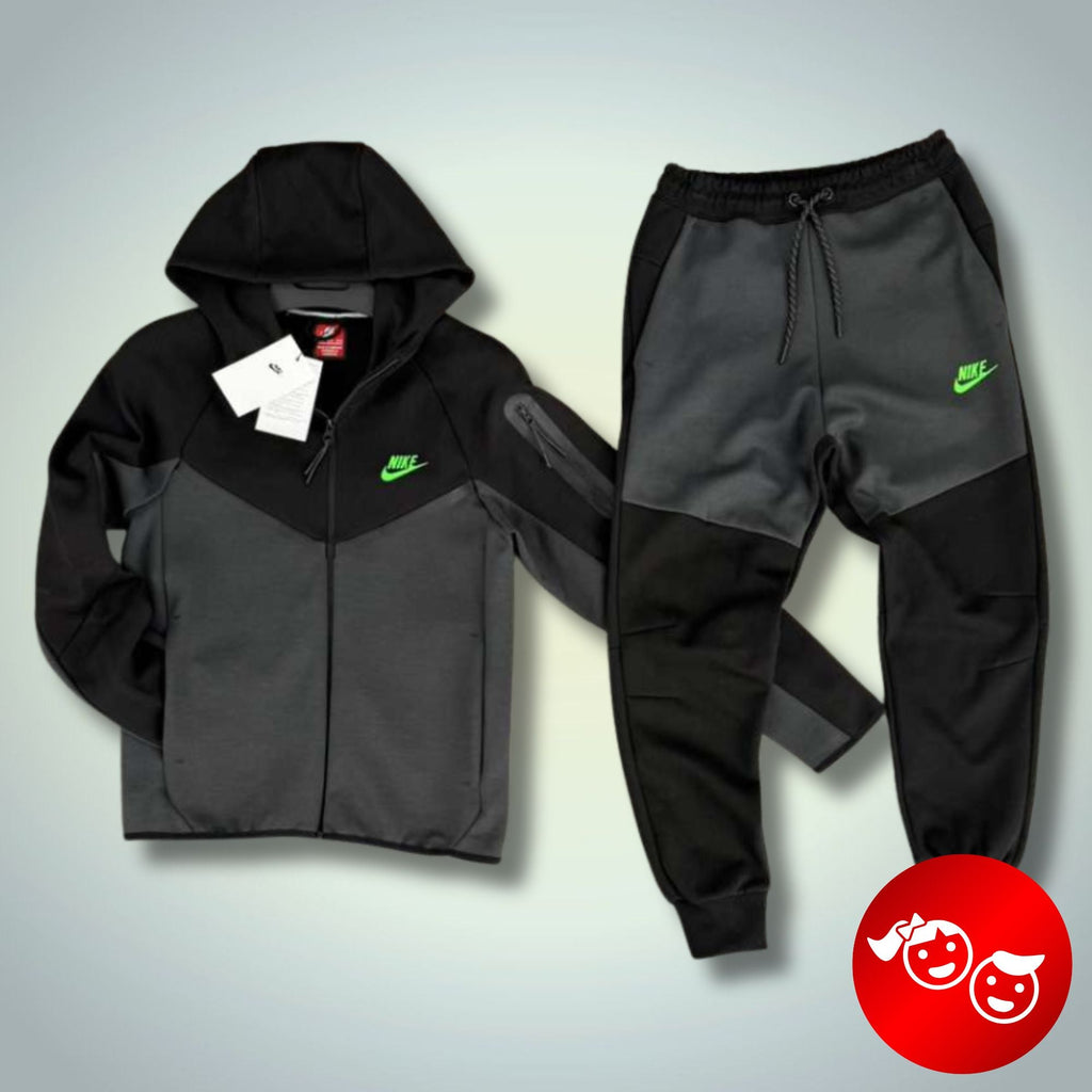 Nike Tech Fleece pentru copii 2024. Negru - Grafit.