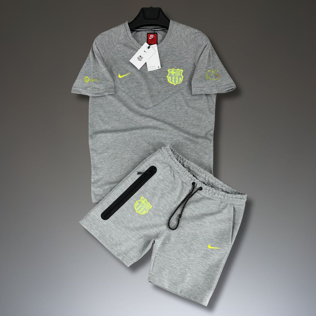 Set cu pantaloni scurți pentru bărbați Nike Barcelona Tech Fleece, gri clasic. Calitate premium