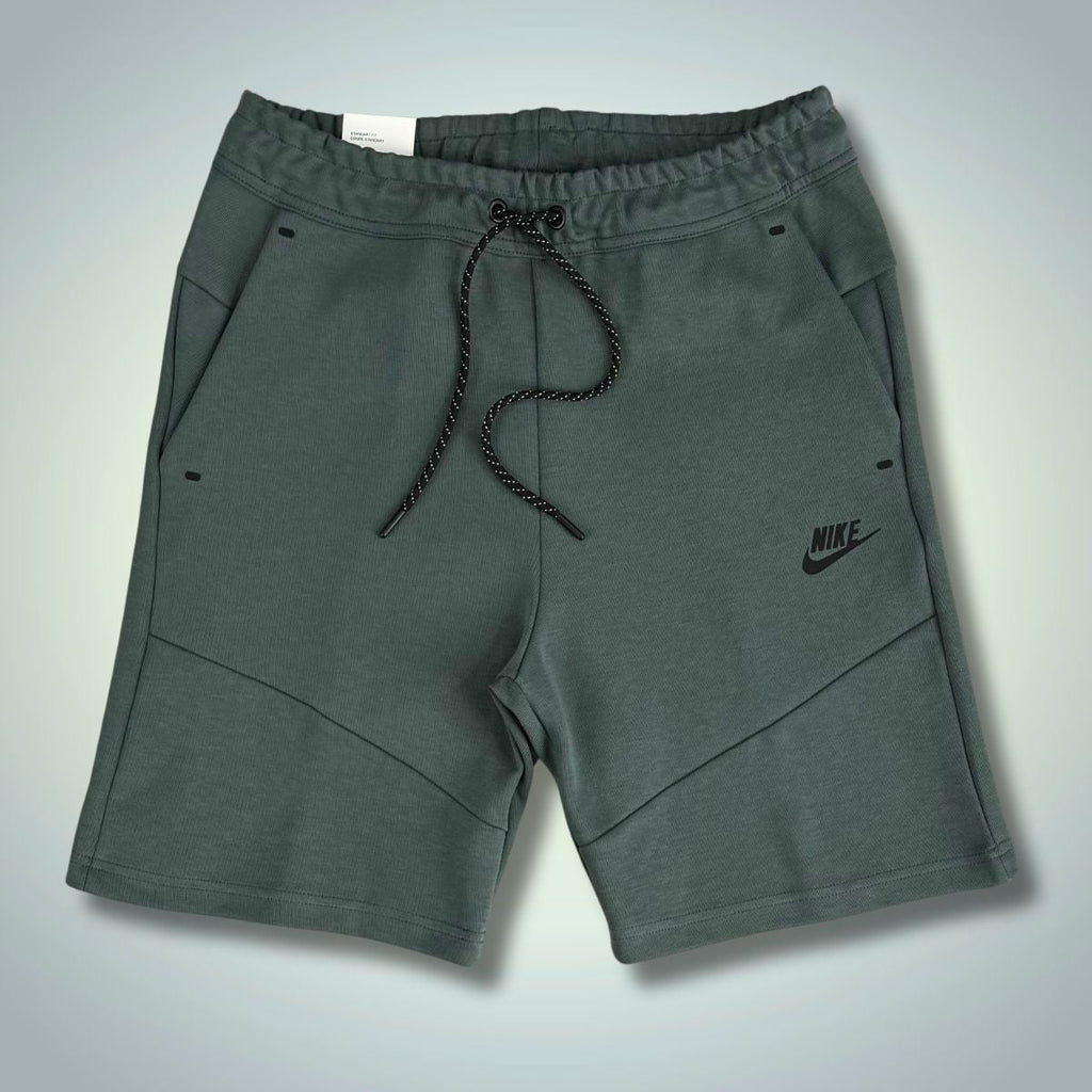 Pantaloni scurți sport Nike Tech Fleece pentru bărbați, verde salvie. Model 2024. Calitate premium
