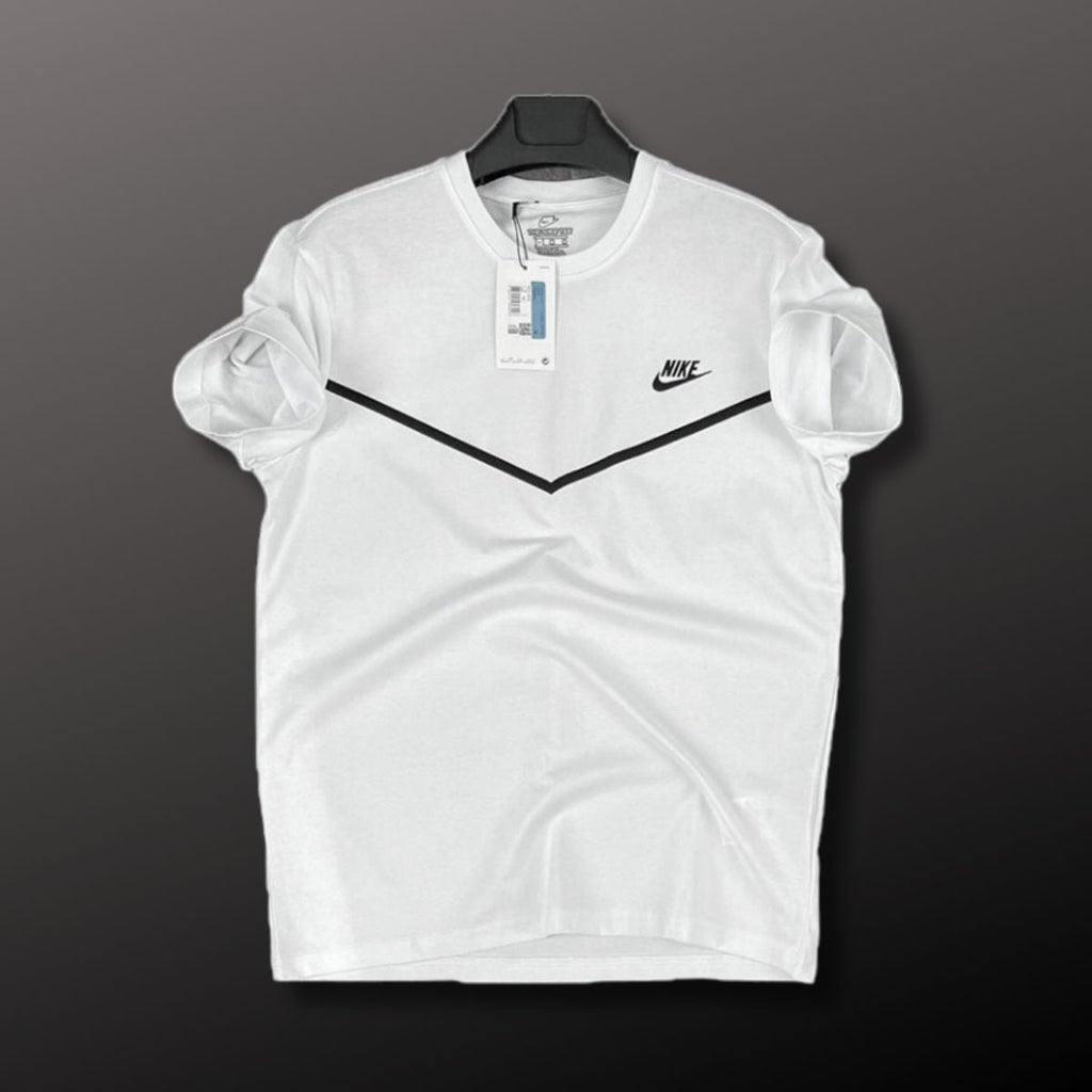 Tricou alb Nike Tech Fleece pentru bărbați. Calitate premium