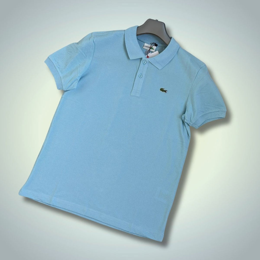 Tricou polo Lacoste albastru deschis pentru bărbați. Calitate premium