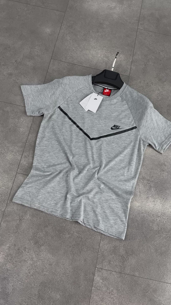 Tricou Nike Tech Fleece gri clasic pentru copii. Model 2024. Calitate premium
