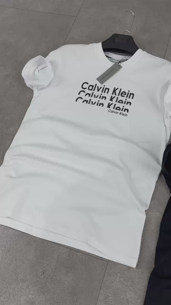 Tricou Calvin Klein alb pentru bărbați, cu logo decupat. Calitate premium