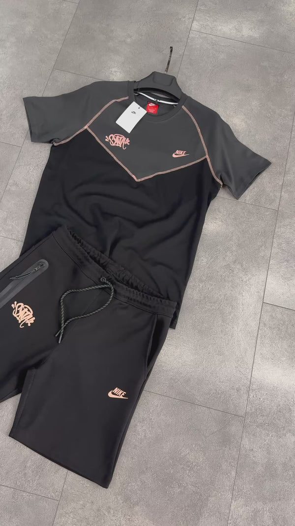Set cu pantaloni scurți pentru bărbați Nike x Syna World Tech Fleece, negru - grafit. Calitate premium