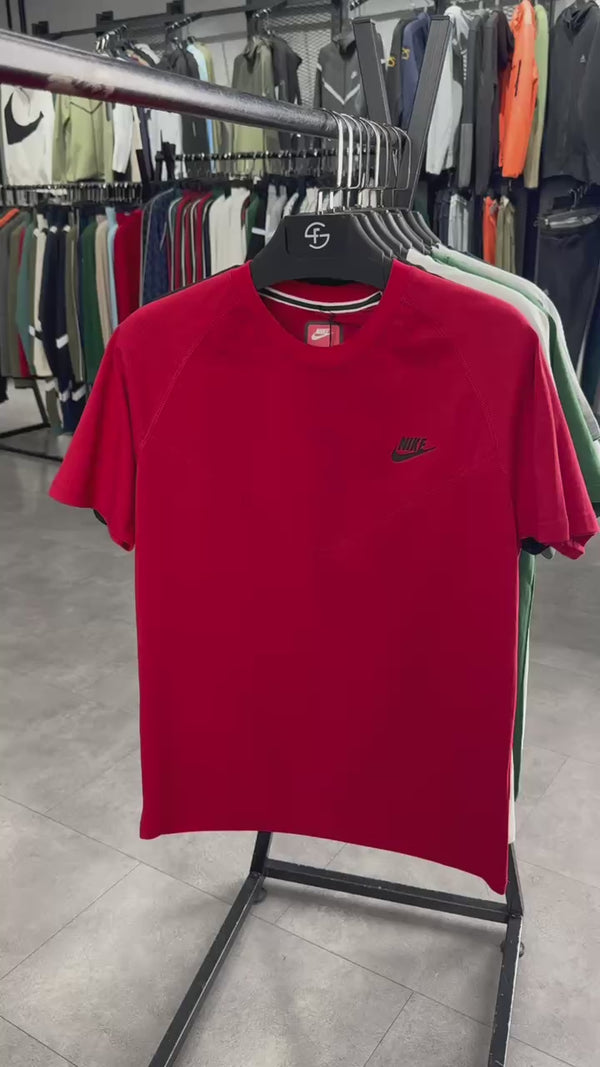 Tricou Nike Tech Fleece alb închis pentru bărbați. Model 2023. Calitate premium