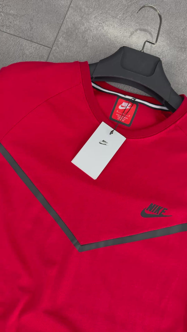 Tricou Nike Tech Fleece roșu pentru copii. Model 2024. Calitate premium