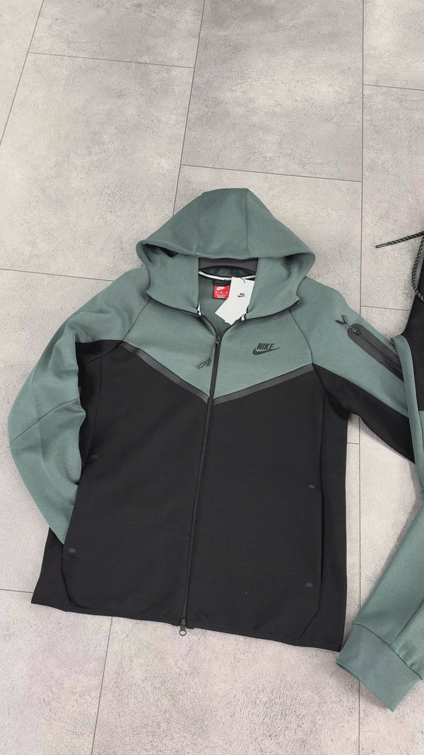 Trening bărbați Nike Tech Fleece, verde salvie și negru. Model 2024. Calitate premium